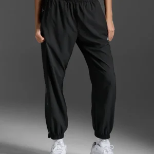 Aero Hi-Rise Woven Jogger